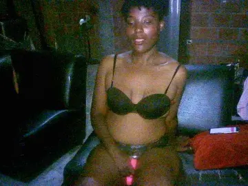 EmiliAddams  live sex cam