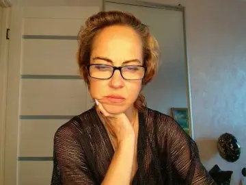 LioraWeiss  live sex cam