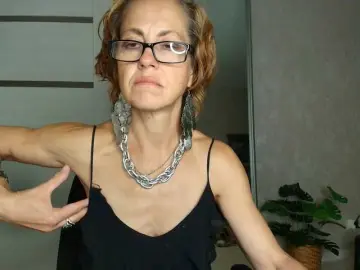 LioraWeiss  live sex cam
