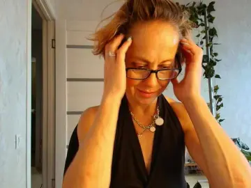 LioraWeiss  live sex cam