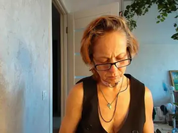 LioraWeiss  live sex cam