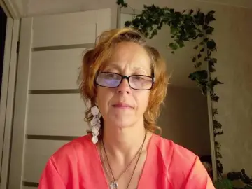 LioraWeiss  live sex cam