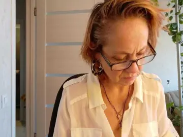 LioraWeiss  live sex cam