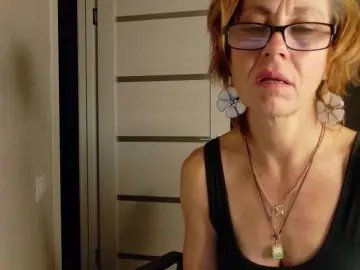 LioraWeiss  live sex cam