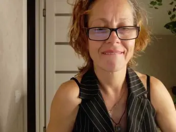 LioraWeiss  live sex cam