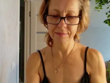 LioraWeiss  live sex cam