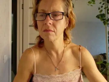 LioraWeiss  live sex cam