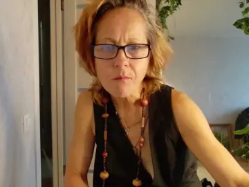 LioraWeiss  live sex cam