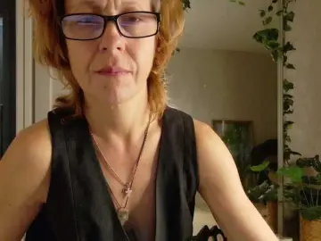 LioraWeiss  live sex cam