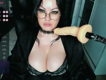 MilfBigTitsa  live sex cam