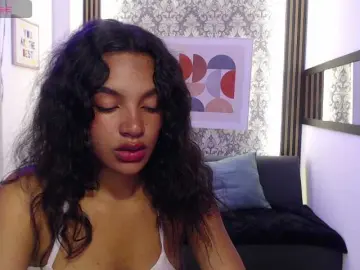 Nyxx-Velariia  live sex cam