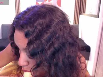 Nyxx-Velariia  live sex cam