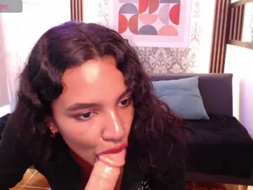 Nyxx-Velariia  live sex cam