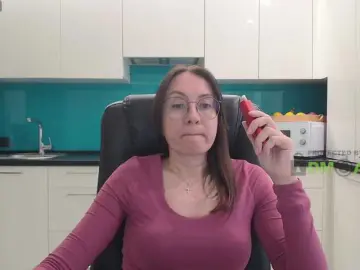 Dulcesiomar8  live sex cam