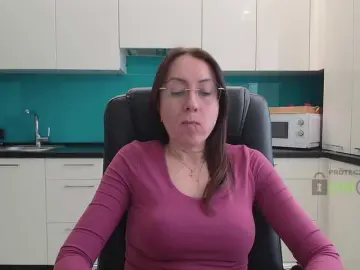 Dulcesiomar8  live sex cam