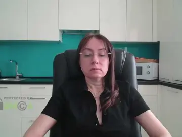 Dulcesiomar8  live sex cam