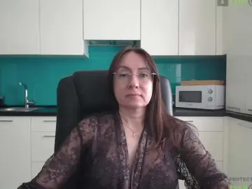 Dulcesiomar8  live sex cam