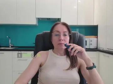 Dulcesiomar8  live sex cam