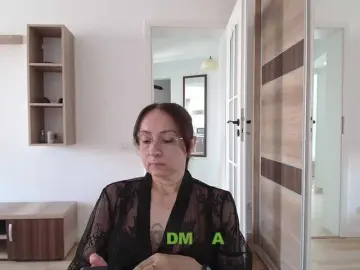 Dulcesiomar8  live sex cam