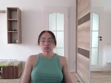 Dulcesiomar8  live sex cam