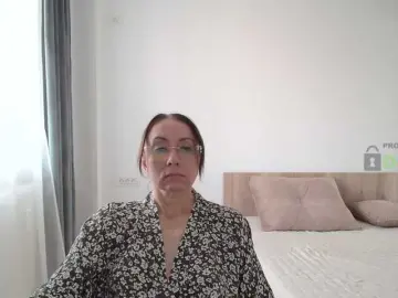 Dulcesiomar8  live sex cam
