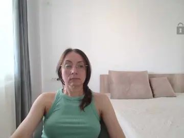 Dulcesiomar8  live sex cam