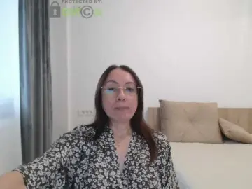 Dulcesiomar8  live sex cam