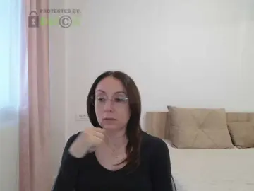 Dulcesiomar8  live sex cam