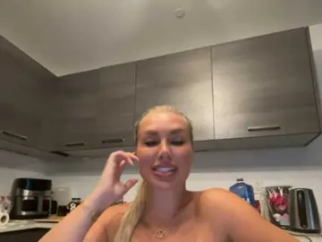 KarenLuxe  live sex cam