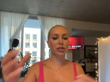 KarenLuxe  live sex cam