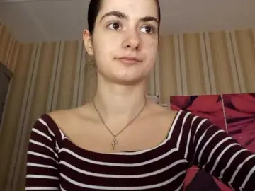 NuWine  live sex cam