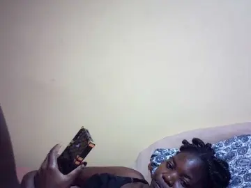 Henzelgylan27  live sex cam