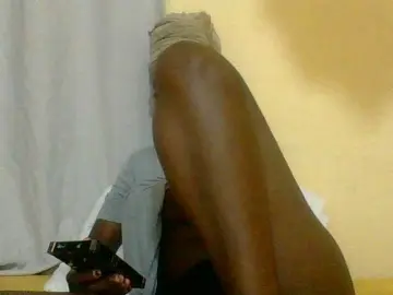 Henzelgylan27  live sex cam