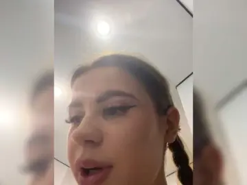 VikaAndMilana  live sex cam