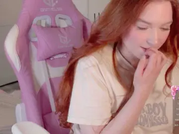 Cinnabongirl  live sex cam