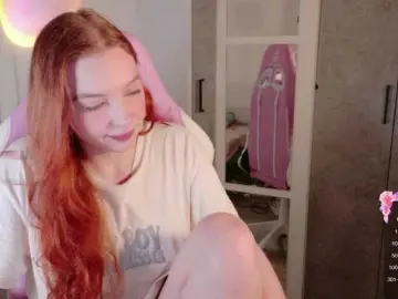 Cinnabongirl  live sex cam
