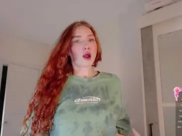 Cinnabongirl  live sex cam