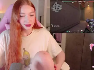 Cinnabongirl  live sex cam