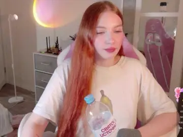 Cinnabongirl  live sex cam