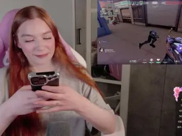 Cinnabongirl  live sex cam