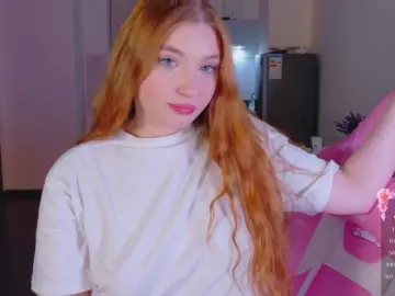 Cinnabongirl  live sex cam