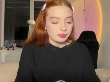 Cinnabongirl  live sex cam