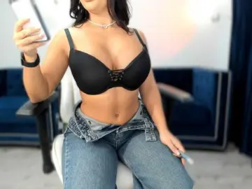 Evellineeva1  live sex cam