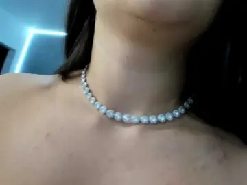 Evellineeva1  live sex cam