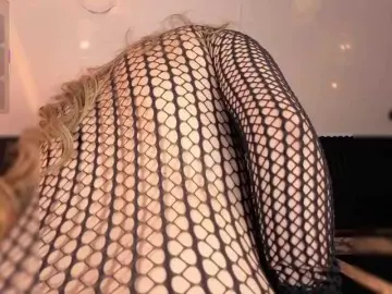 CristalHeart  live sex cam