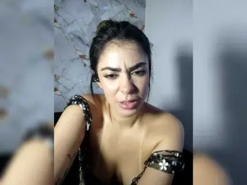 CristalHeart  live sex cam