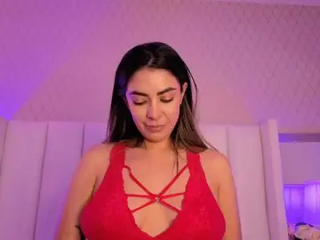 CristalHeart  live sex cam