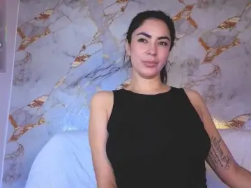 CristalHeart  live sex cam