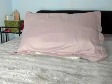 MiaPleasuree  live sex cam