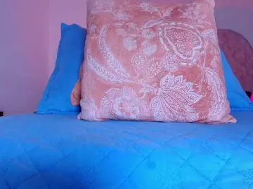 Naomi-k  live sex cam